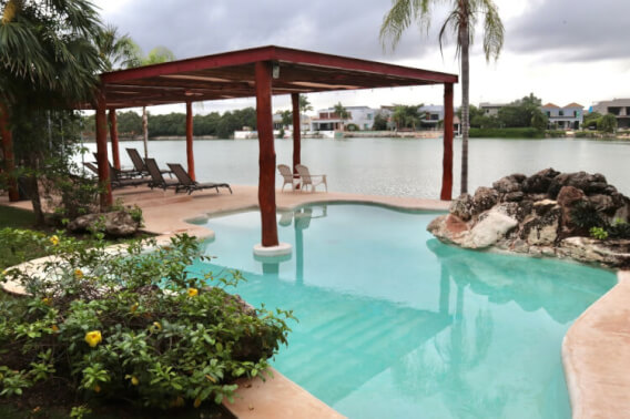 Penthouse con vista a la laguna, jacuzzi y terraza privada, en venta Cancún.